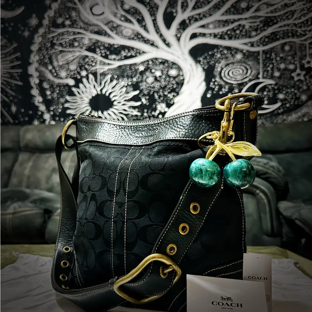 Vintage Coach soho shoulder Bag Black and Gold Women's handbag 2006 - Picture 14 of 16